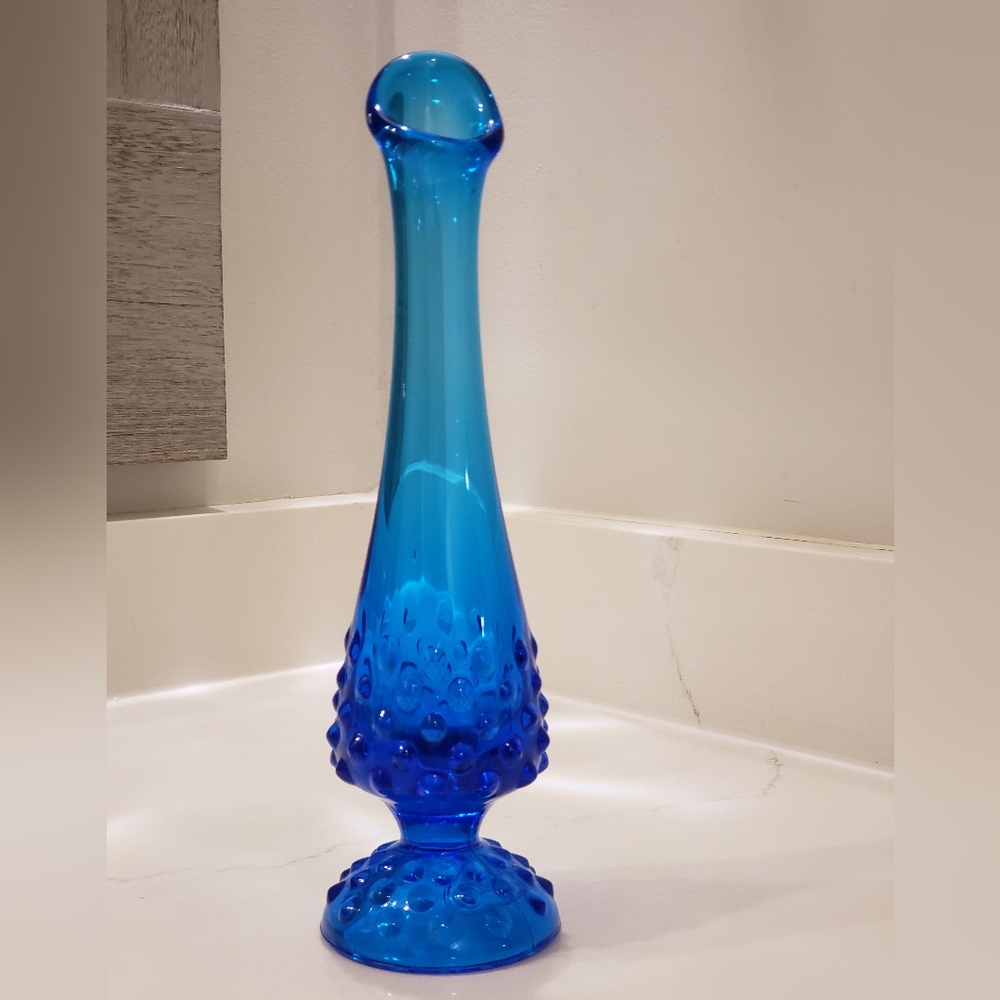 Vintage Fenton hobnail vase
